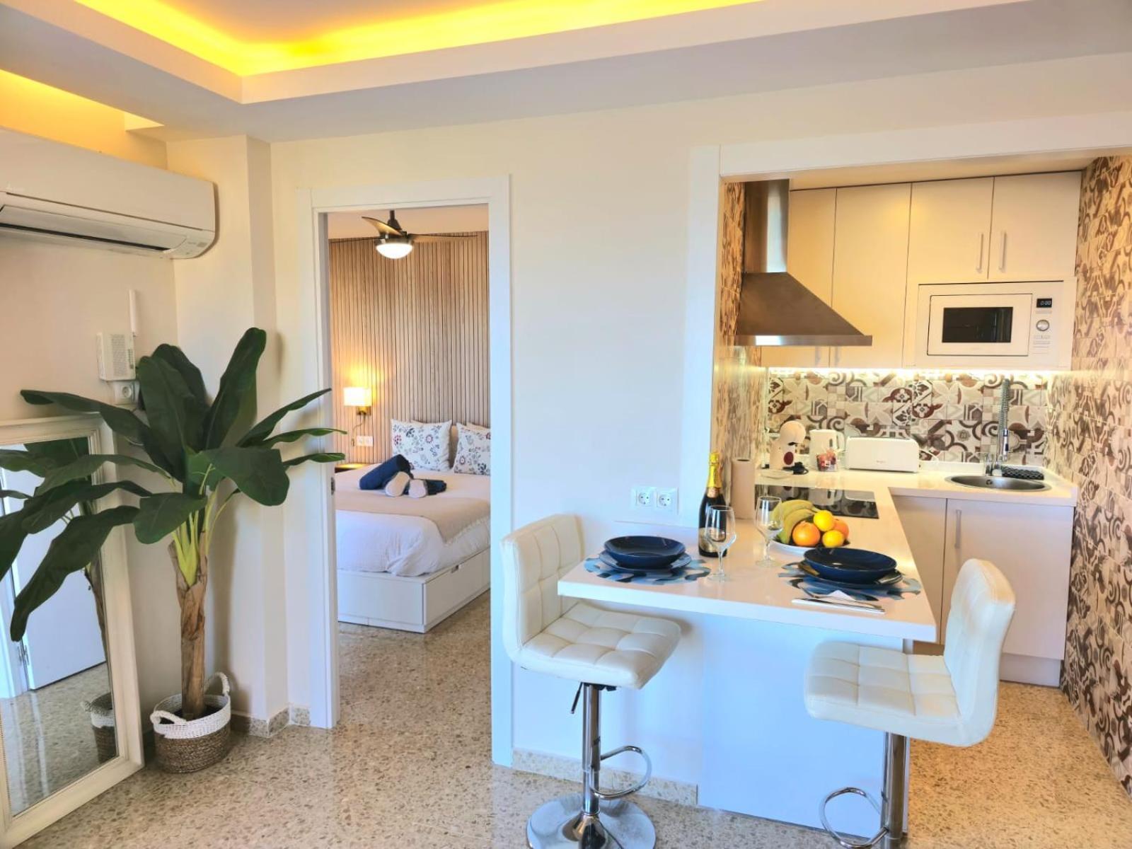 Seaview Retreat Torremolinos City Center, With Pool And Amazing Views By Namaste Elite Екстер'єр фото